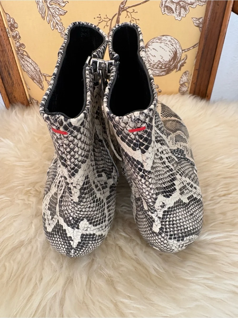 Aeyde Sofisticated Animalier Print Boots